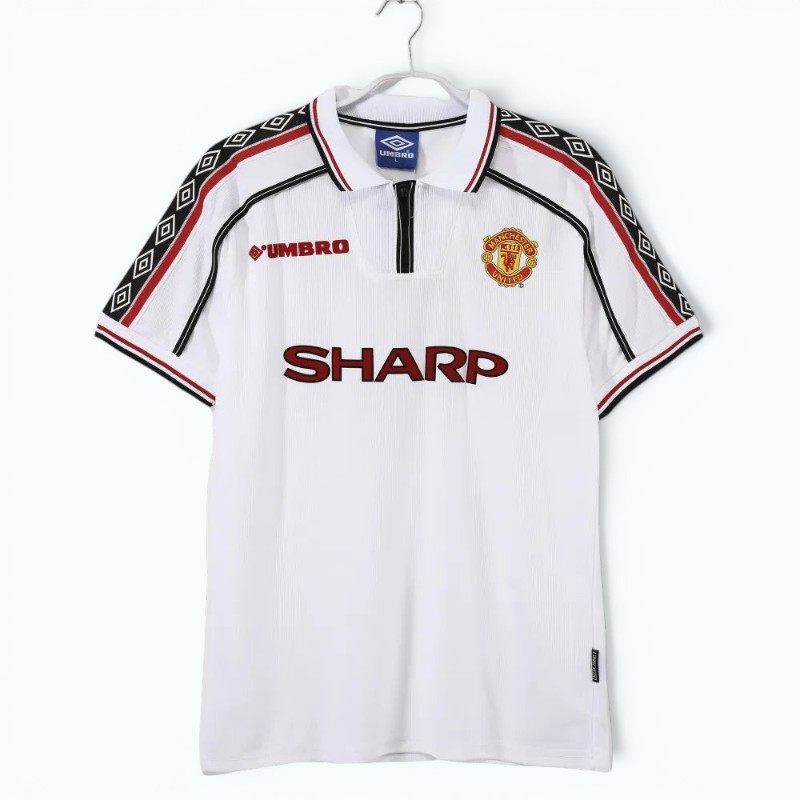 Manchester United Retro Away Jersey – Sharp Umbro Classic White (1997–99)